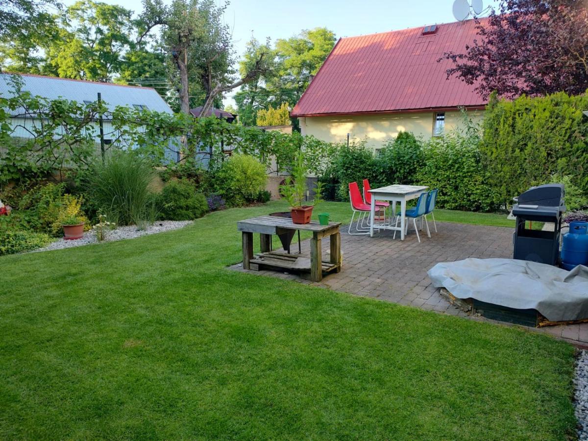 Apartmán U Letiste Kněževes Exteriér fotografie